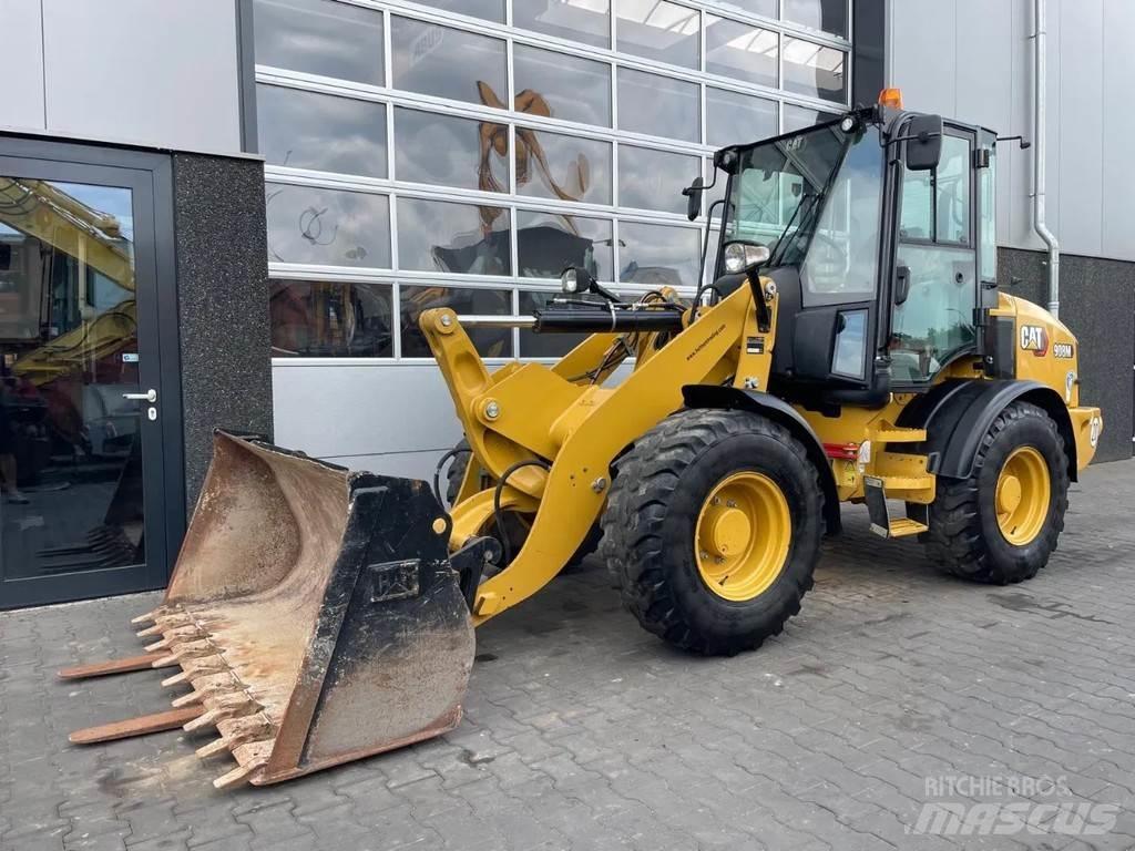 CAT 908M | EPA Gumikerekes homlokrakodók