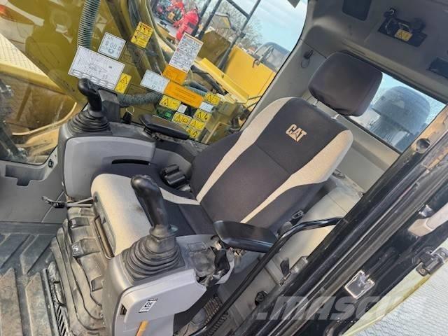 CAT 323 EL Lánctalpas kotrók