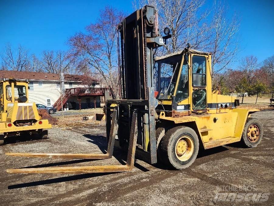 CAT V 330 C Konténerszállítók