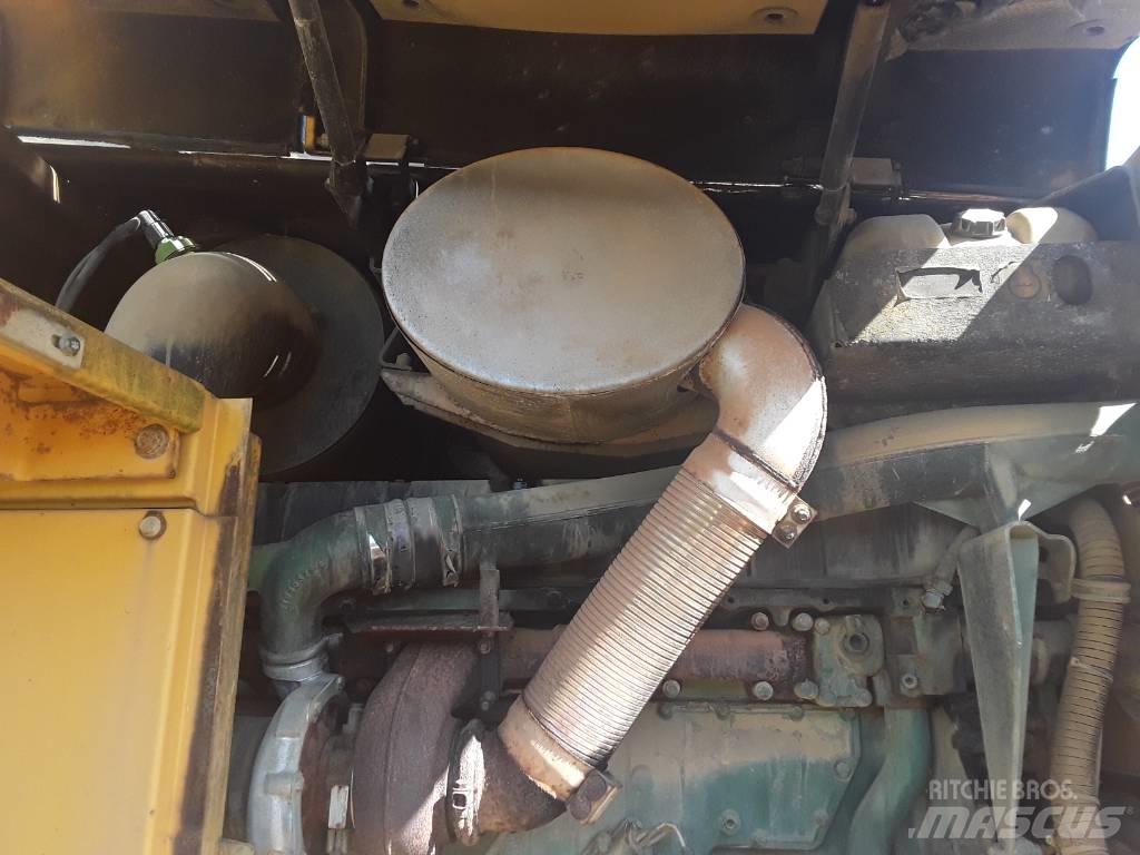 Volvo L 180 E Gumikerekes homlokrakodók