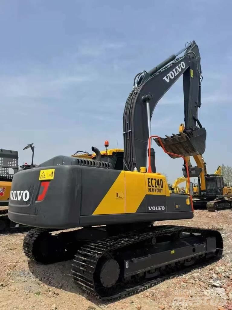 Volvo EC 240 Lánctalpas kotrók
