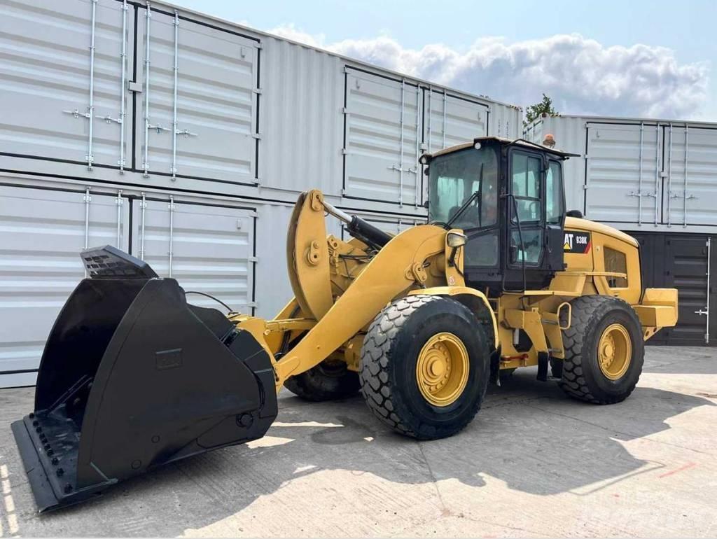 CAT 938 K Gumikerekes homlokrakodók
