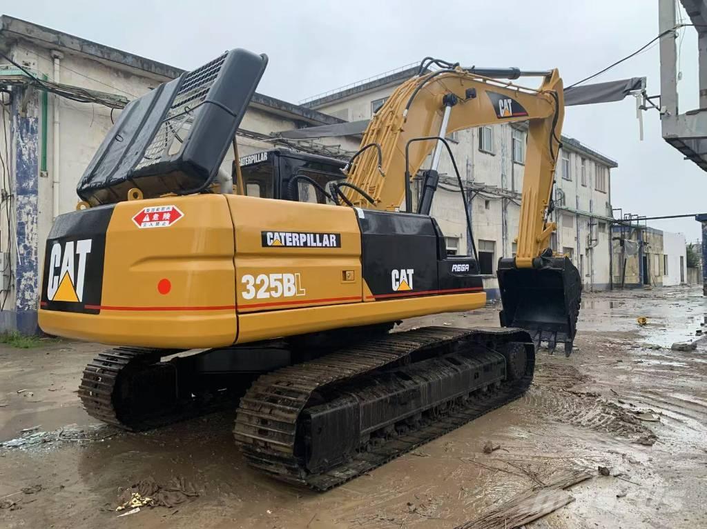 CAT 325 B Lánctalpas kotrók
