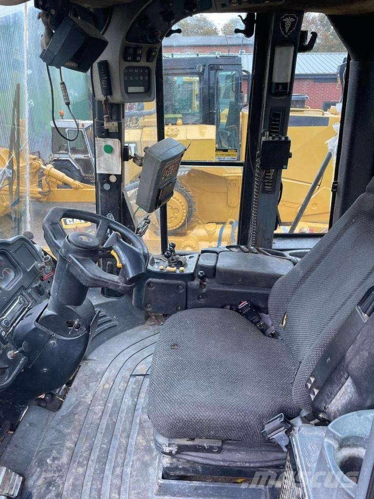 CAT 972H Gumikerekes homlokrakodók
