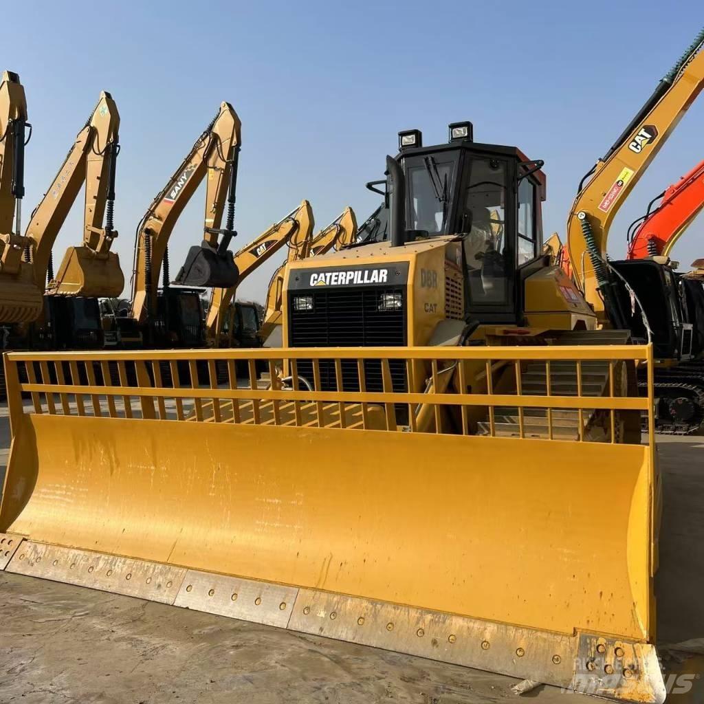 CAT D 8 R lánctalpas dózerek