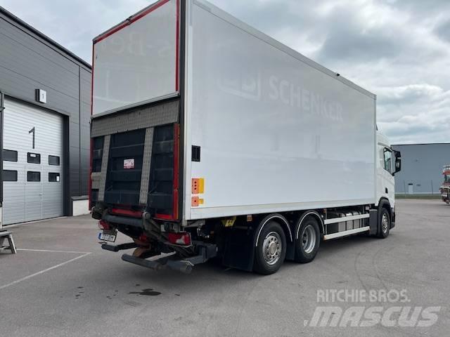 Scania R450B6X2*4NB Dobozos teherautók
