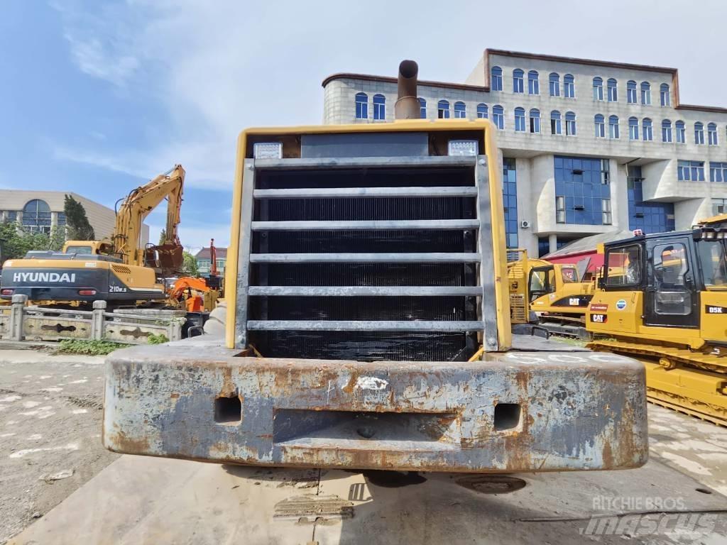 Komatsu WA 500 Gumikerekes homlokrakodók