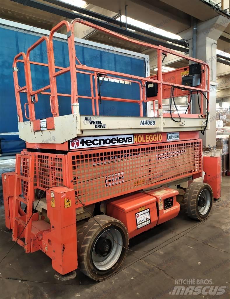 JLG M 4069 Ollós emelők