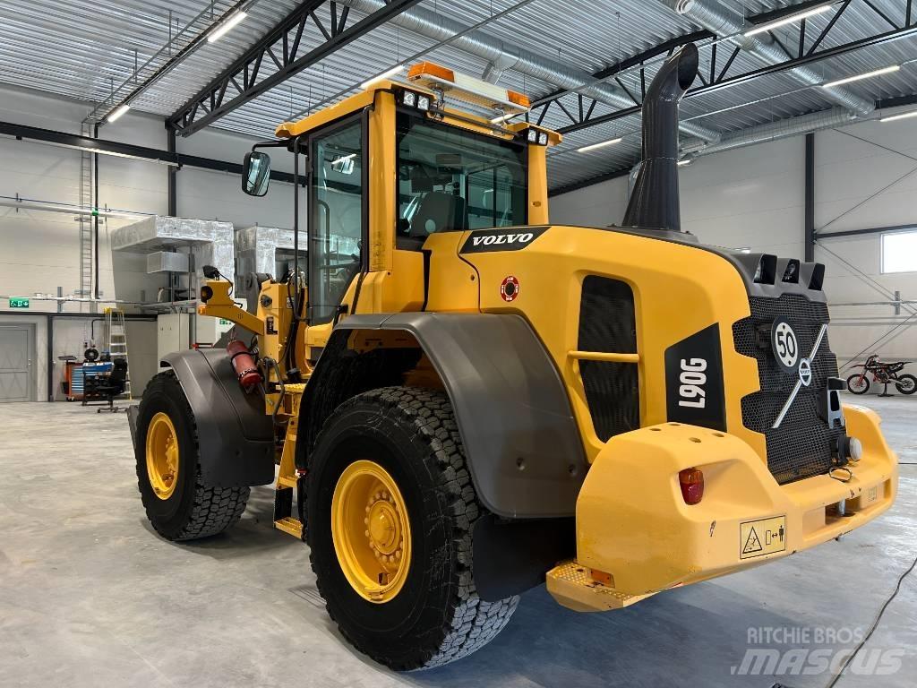 Volvo L90G Gumikerekes homlokrakodók