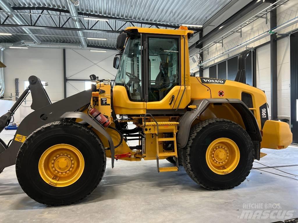 Volvo L90G Gumikerekes homlokrakodók