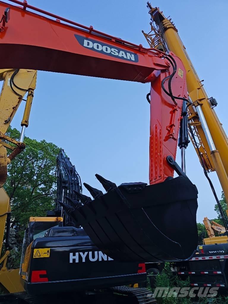 Doosan DX 300 LC Lánctalpas kotrók