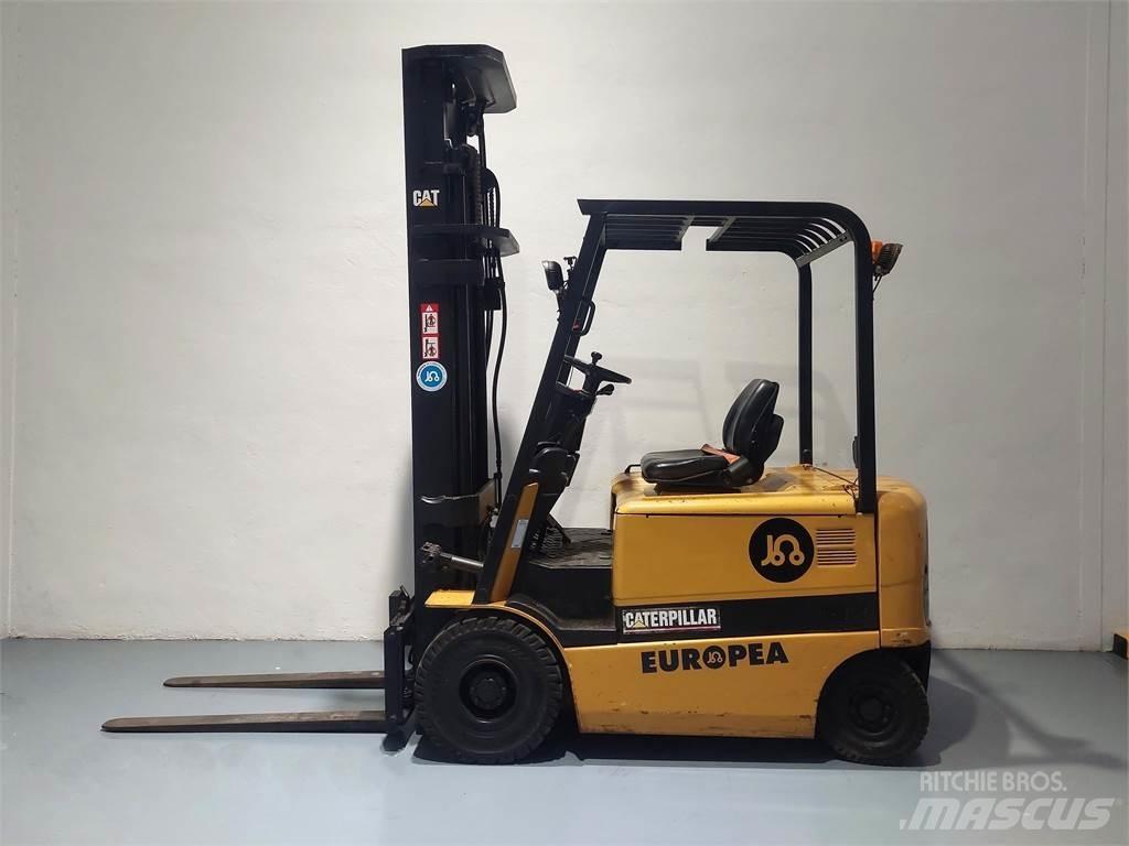 CAT EP25K PAC Elektromos targoncák