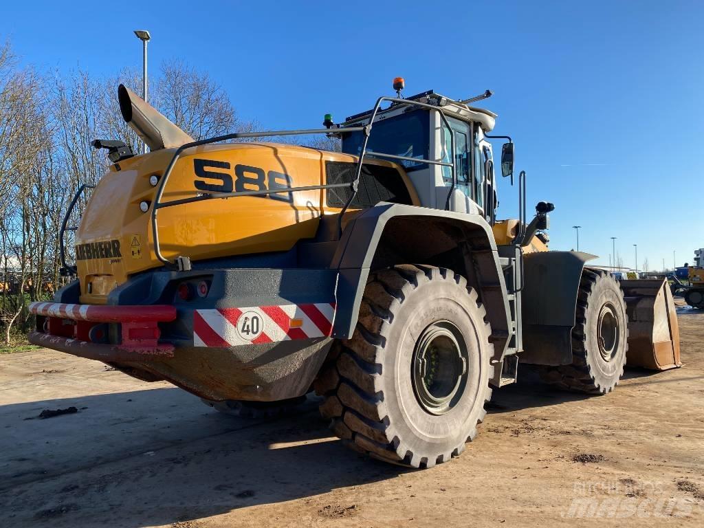Liebherr L 586 Gumikerekes homlokrakodók