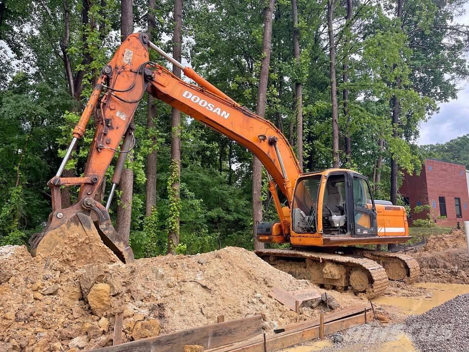Doosan DX 255 LC Lánctalpas kotrók