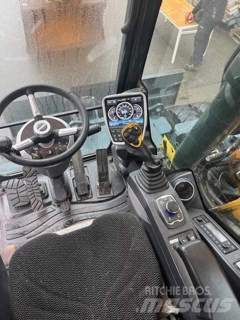 Hyundai HW160 Gumikerekes kotrók