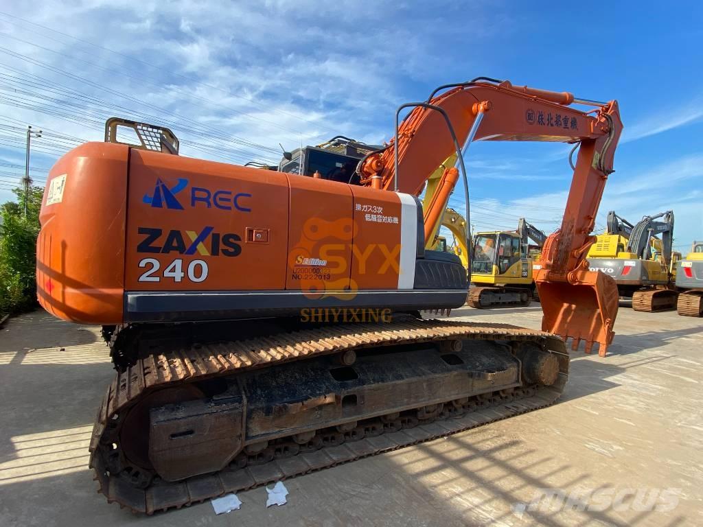 Hitachi ZX 240 Lánctalpas kotrók
