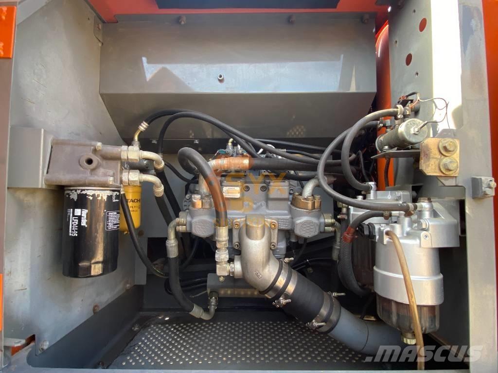 Hitachi ZX 240 Lánctalpas kotrók