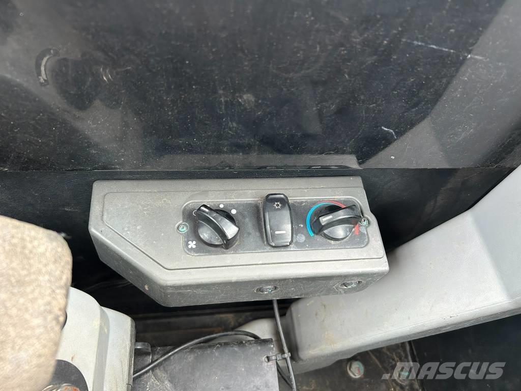 CAT 305.5 Lánctalpas kotrók