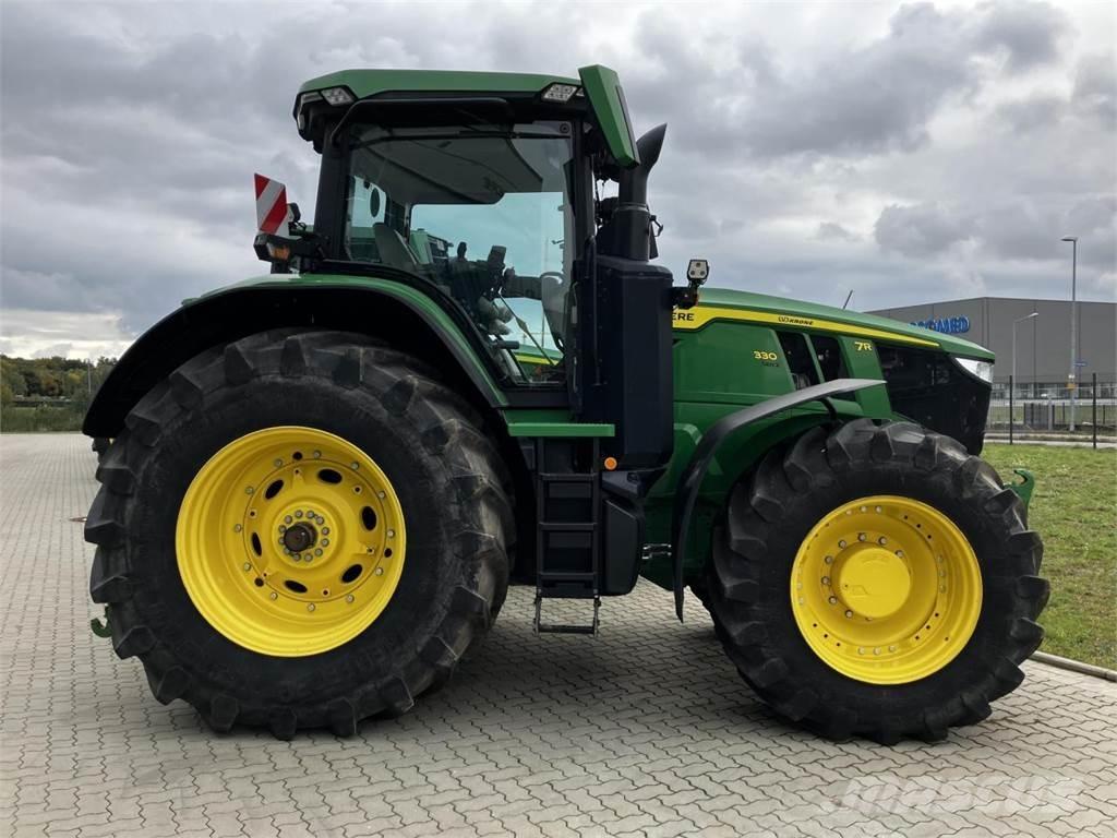 John Deere 7R 330 Traktorok