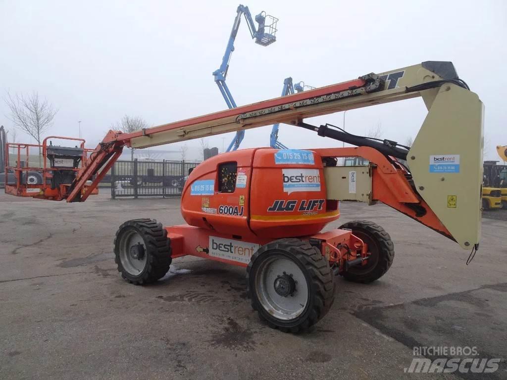 JLG 600AJ Karos emelők