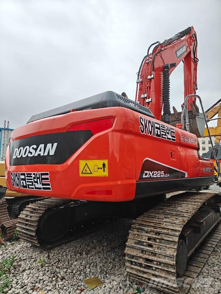 Doosan 225 LC-9C Lánctalpas kotrók