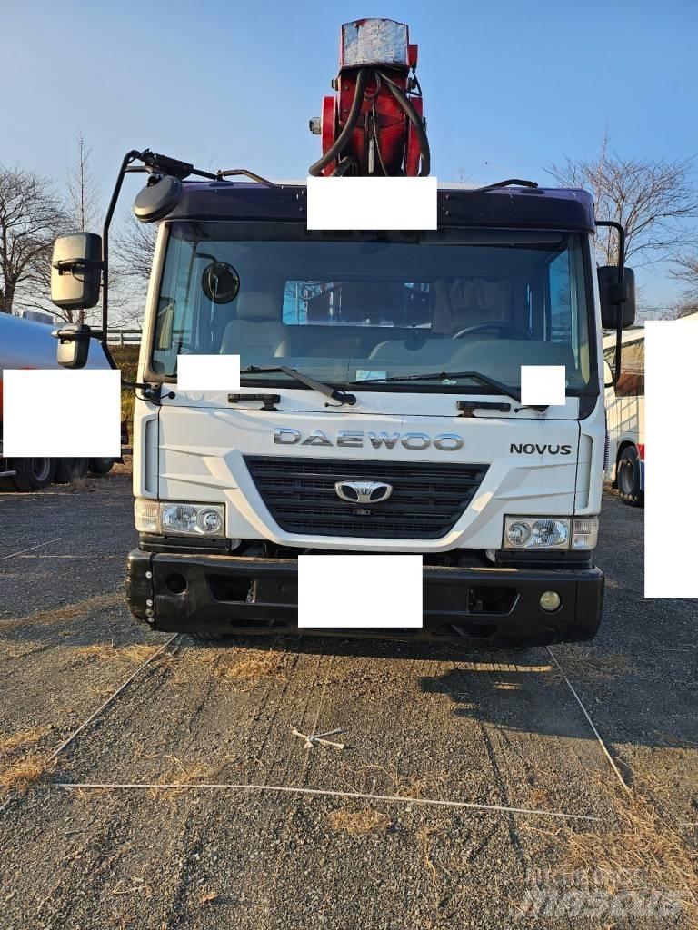 Horyong SKY450 Teherautóra szerelt emelők és állványok