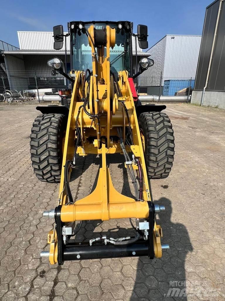 CAT 908 Gumikerekes homlokrakodók