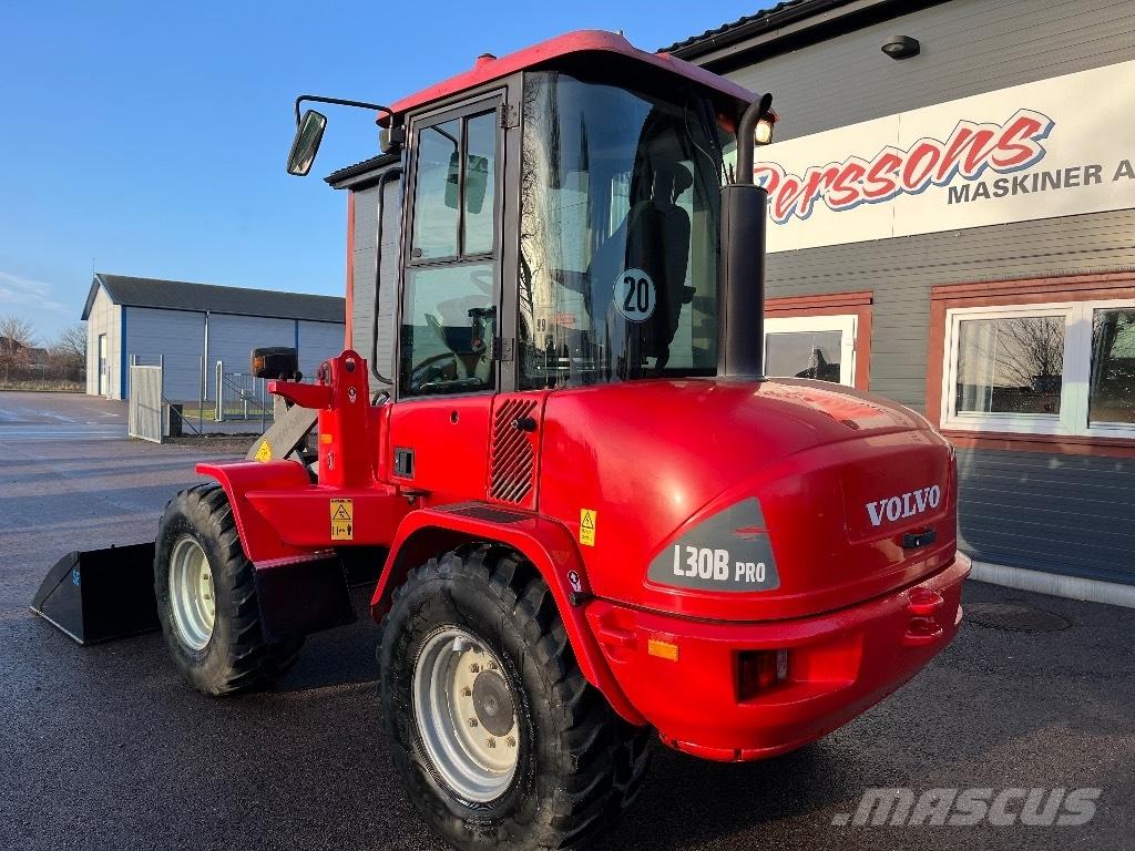 Volvo L30 Pro-10 Gumikerekes homlokrakodók