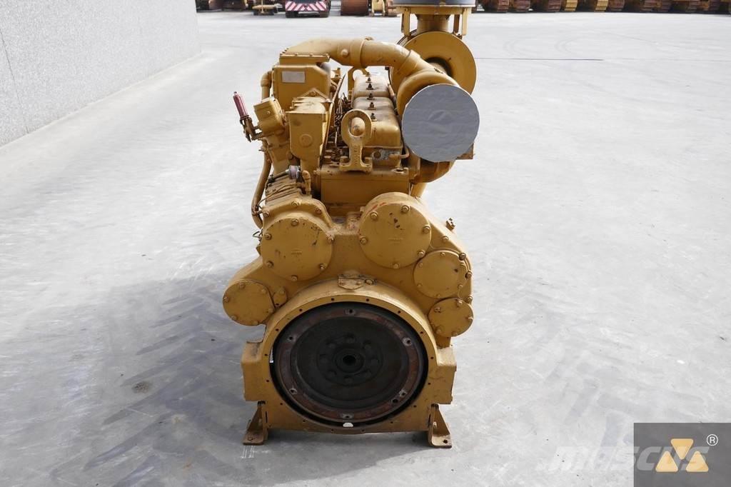 CAT D353E Motorok