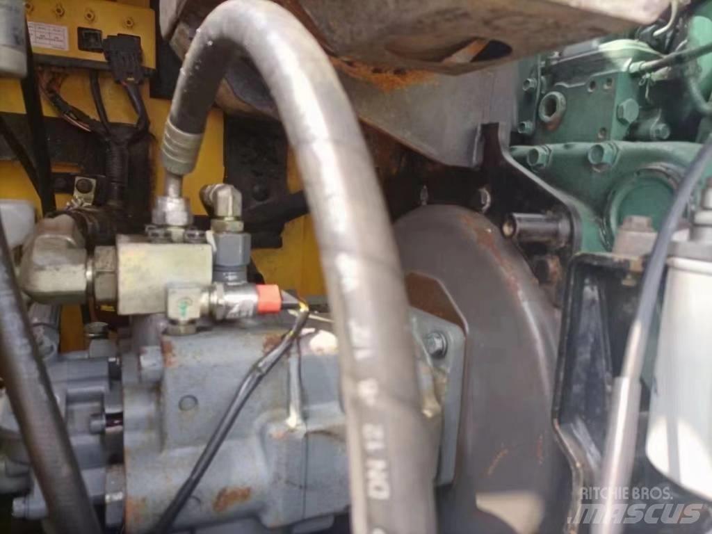 Volvo EC 80D PRO Lánctalpas kotrók