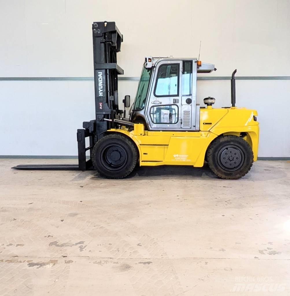 Hyundai 80 D-9 Dízel targoncák