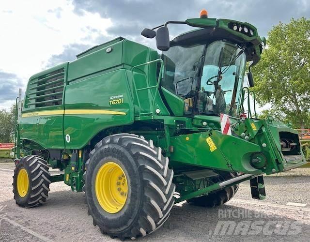 John Deere T 670 Kombájnok