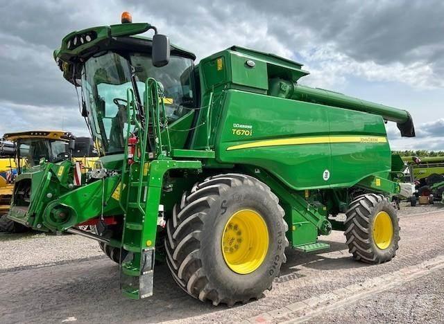 John Deere T 670 Kombájnok