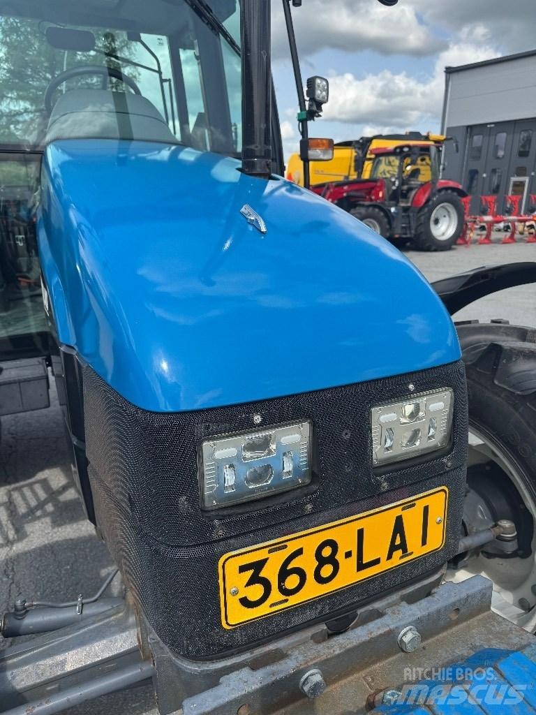 New Holland 5635 Traktorok