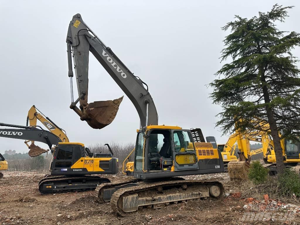 Volvo EC210D Lánctalpas kotrók