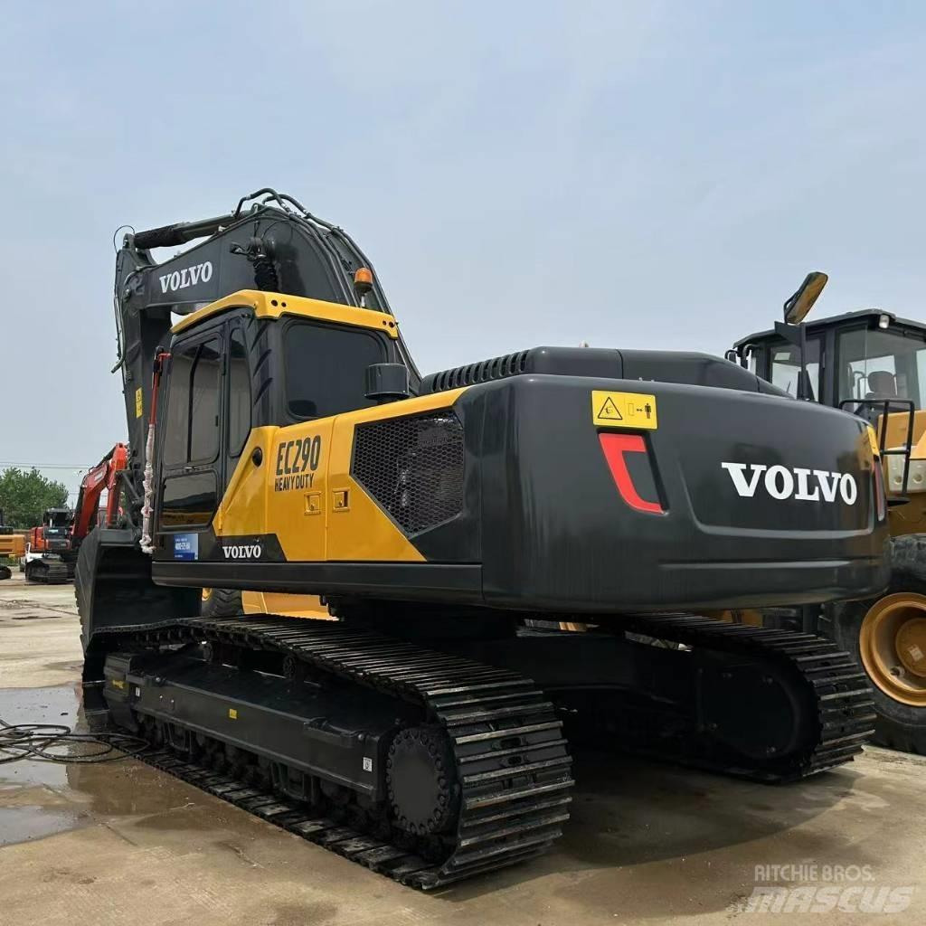 Volvo 290 Lánctalpas kotrók
