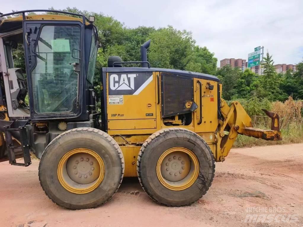 CAT 160 M Gréderek