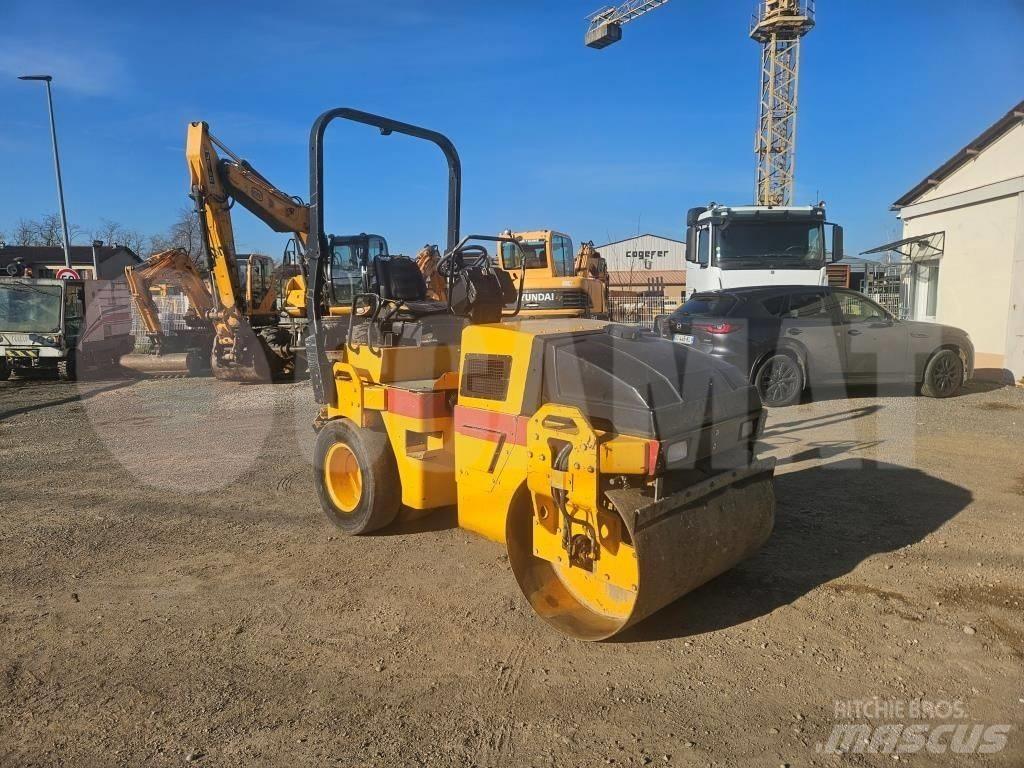 Dynapac CC 900 Ikerdobos hengerek