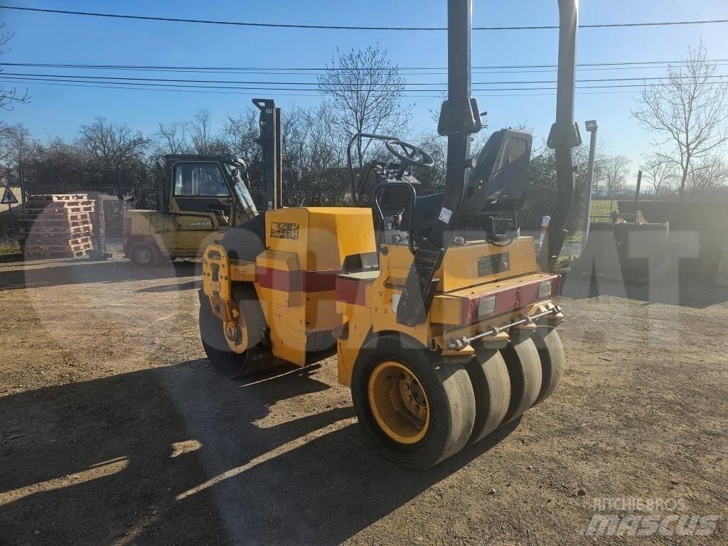 Dynapac CC 900 Ikerdobos hengerek