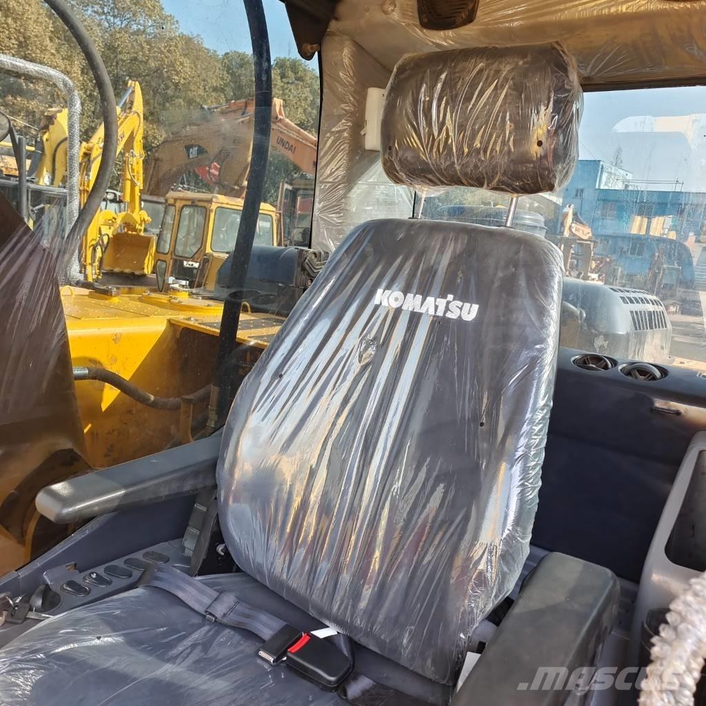 Komatsu PC 220 Crawler excavators