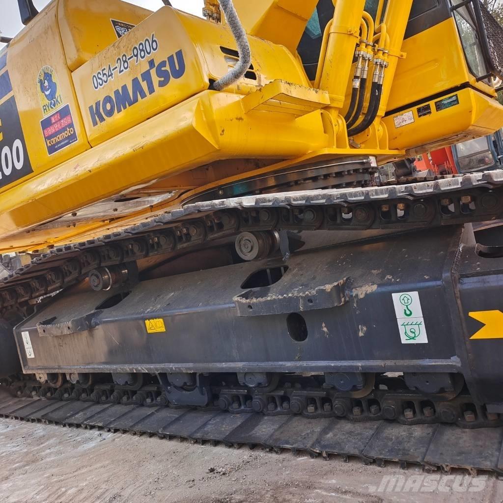 Komatsu PC 220 Crawler excavators