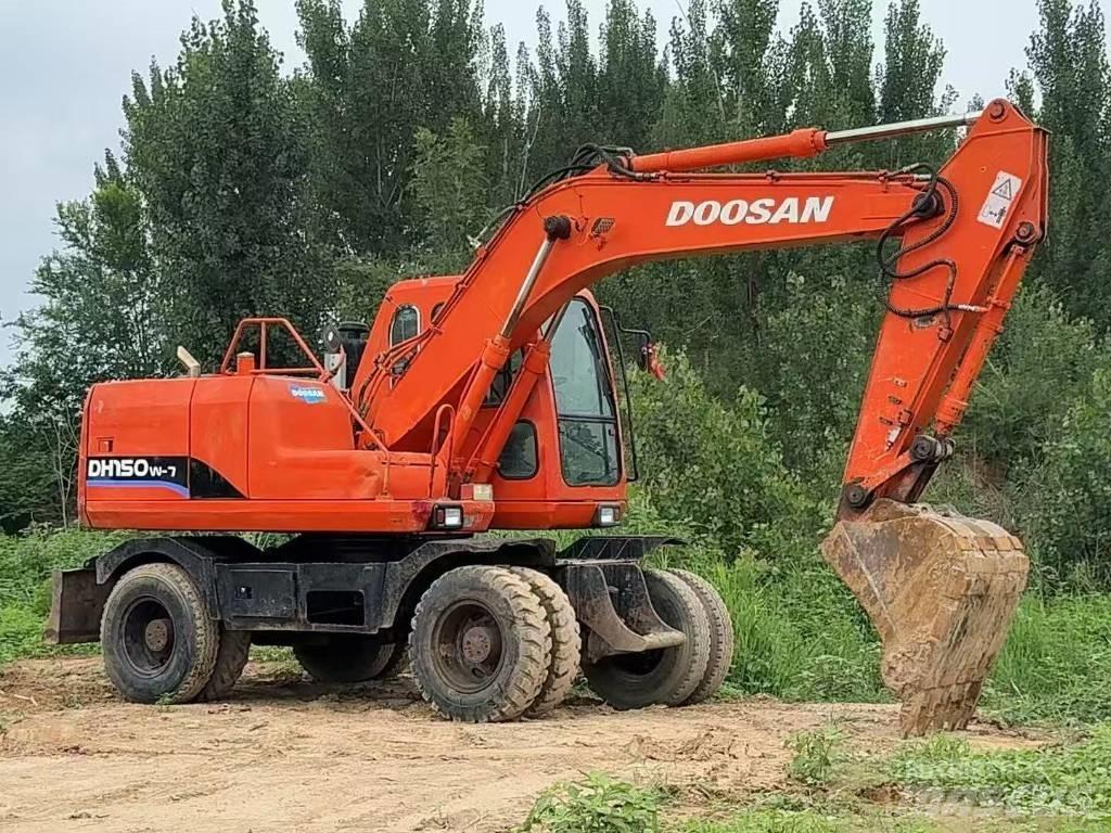 Doosan DH 150 W-7 Gumikerekes kotrók