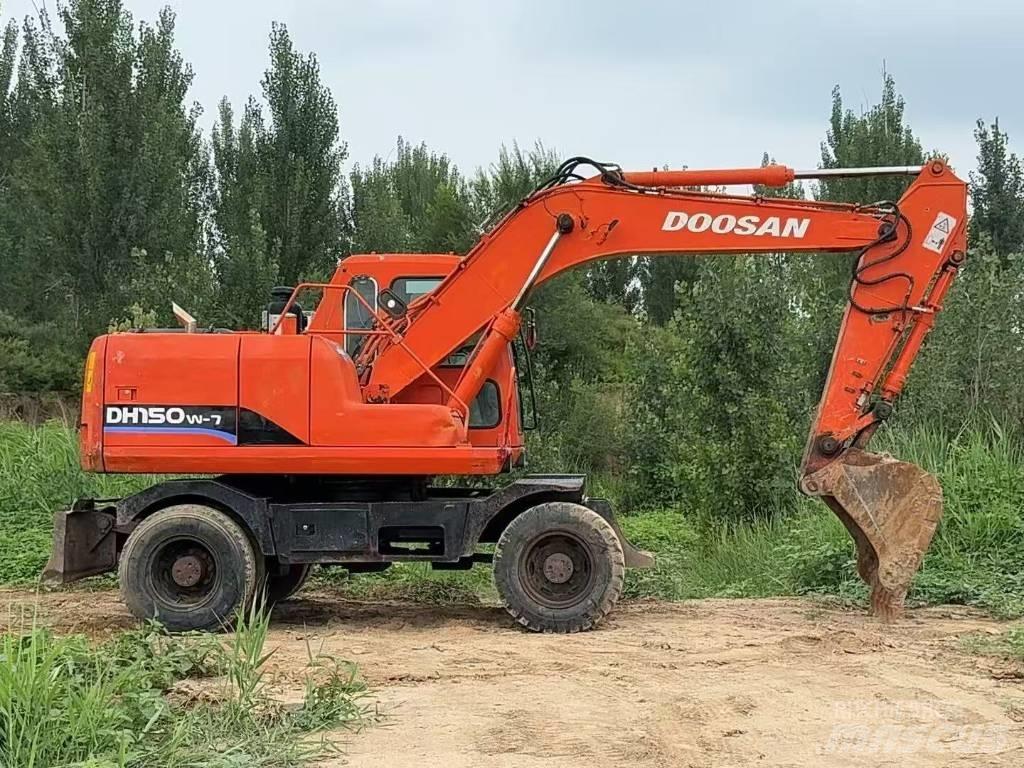 Doosan DH 150 W-7 Gumikerekes kotrók