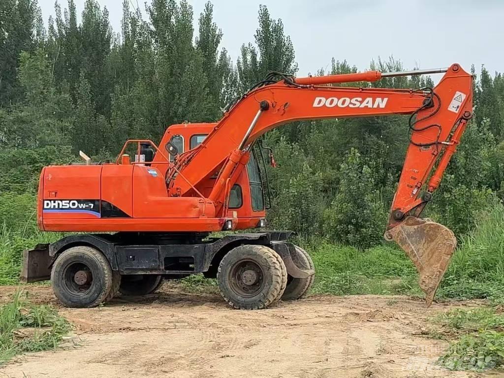 Doosan DH 150 W-7 Gumikerekes kotrók