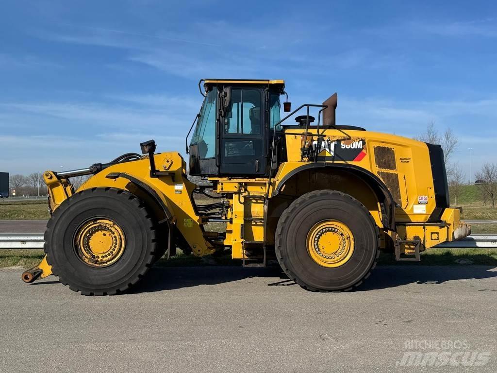 CAT 980M Gumikerekes homlokrakodók