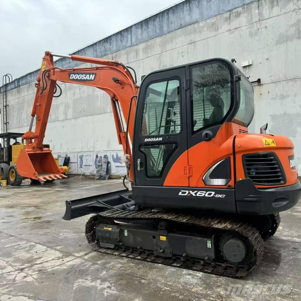 Doosan DX 60-9 C Mini kotrók < 7t
