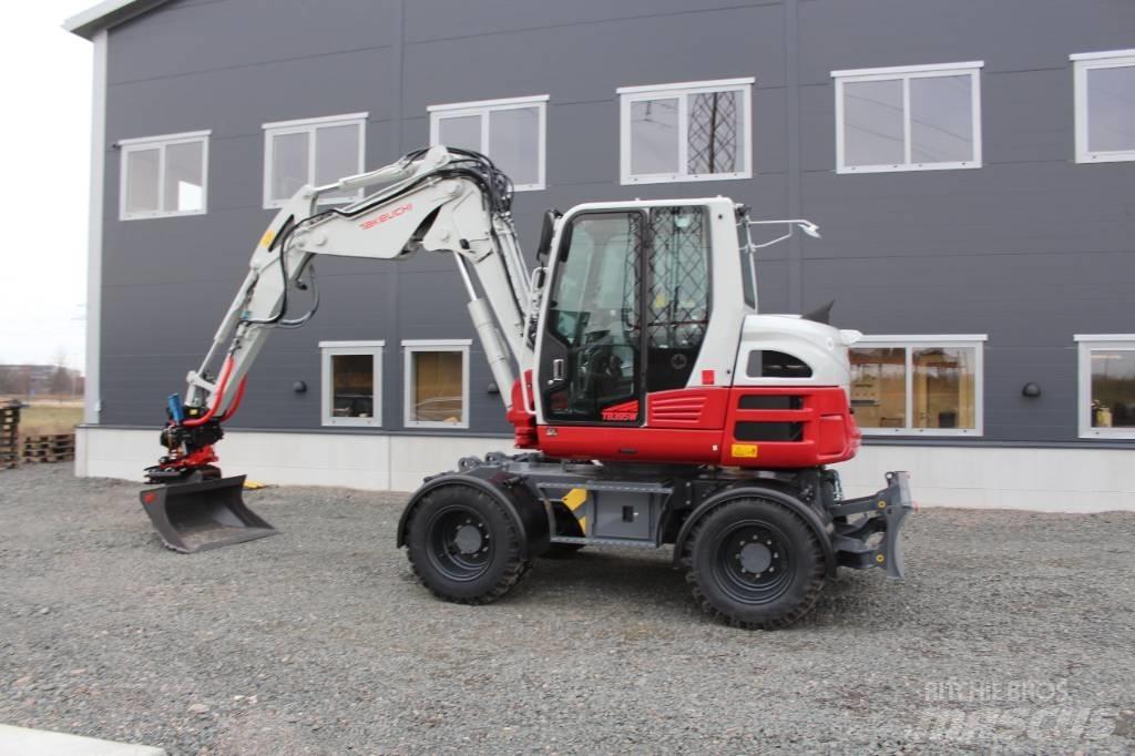 Takeuchi TB395W Gumikerekes kotrók