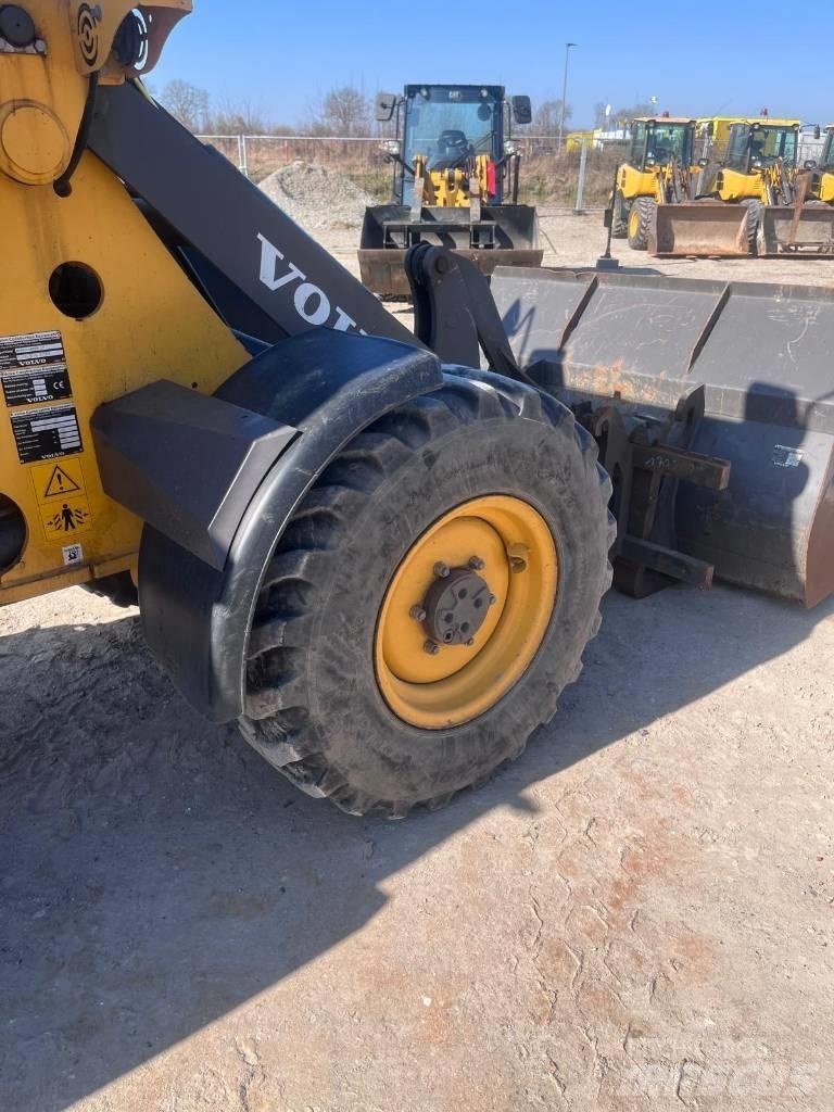 Volvo L20F  1415h Gumikerekes homlokrakodók