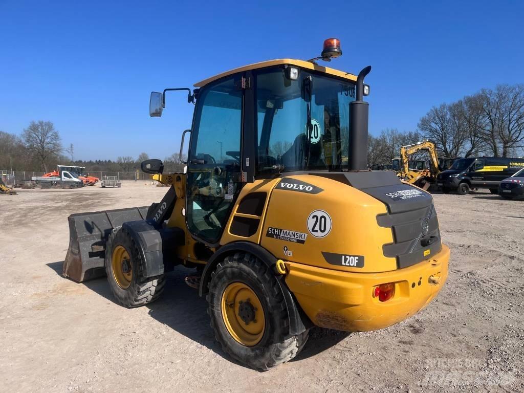 Volvo L20F  1415h Gumikerekes homlokrakodók