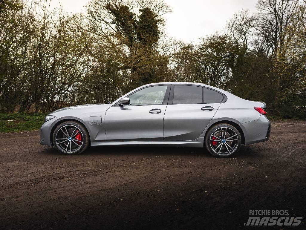 BMW 330e Kistehergépjárművek